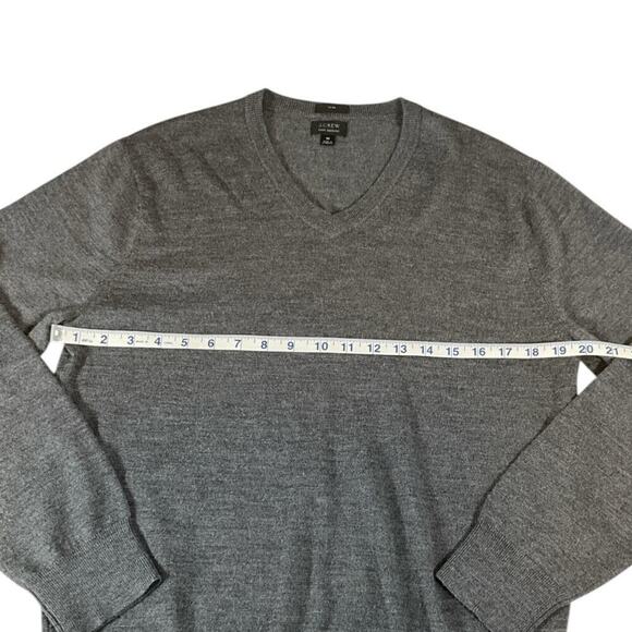 J Crew 100% Merino Wool Men's V Neck Sweater Gray Long Sleeve Tight Knit Medium - Picture 4 of 10